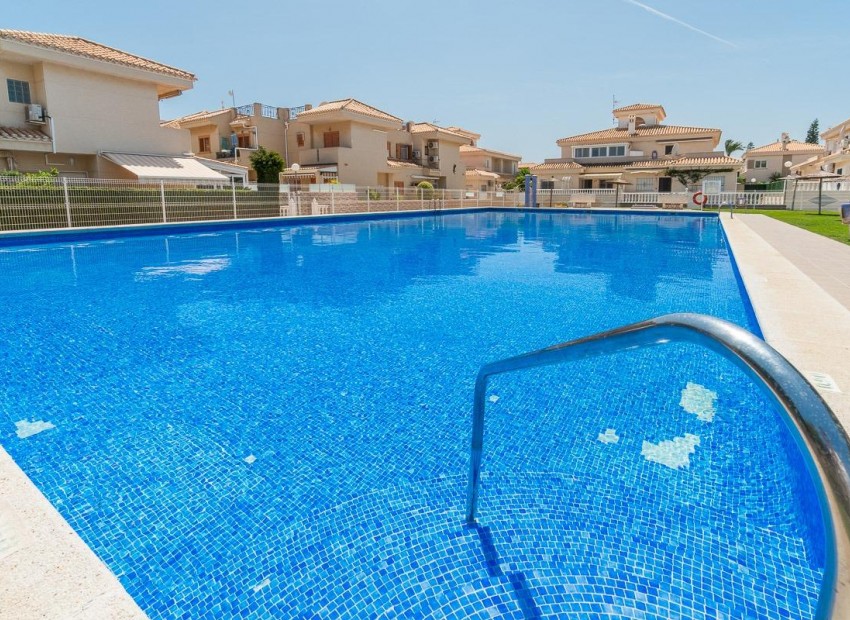 Sale - Chalet -
Orihuela Costa - Playa Flamenca