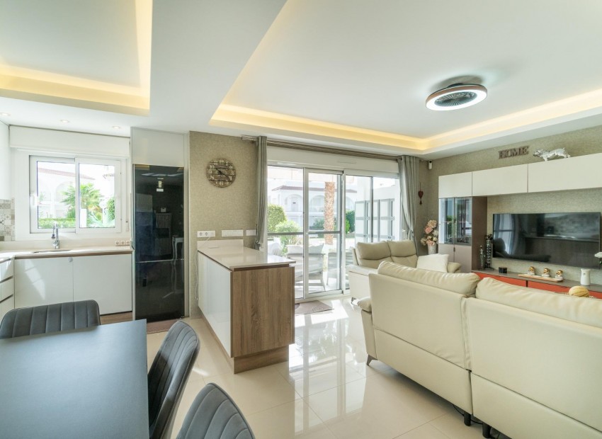Sale - Ground Floor -
Rojales - Centro de la Ciudad Quesada