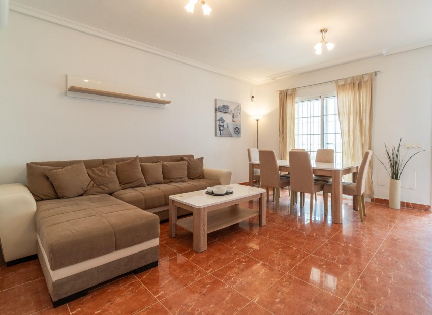 Sale - Terraced house -
Orihuela Costa - Los Dolses