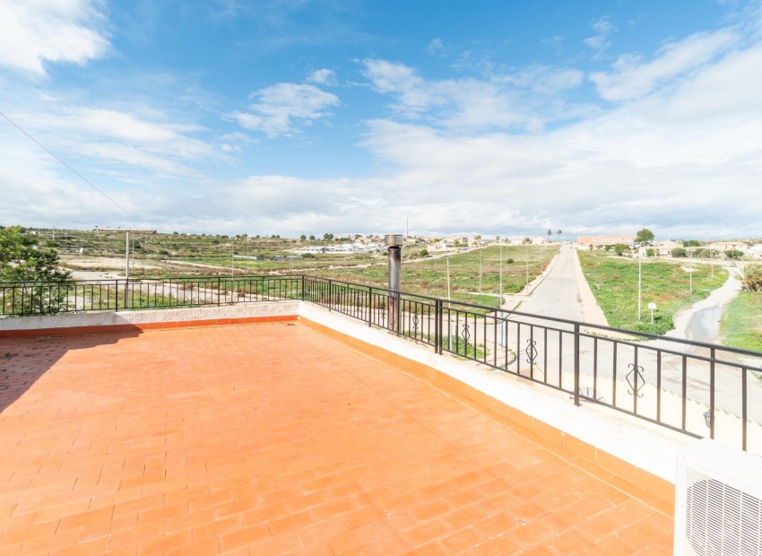 Sale - Terraced house -
Orihuela - Desamparados-Hurchillo-Torremendo