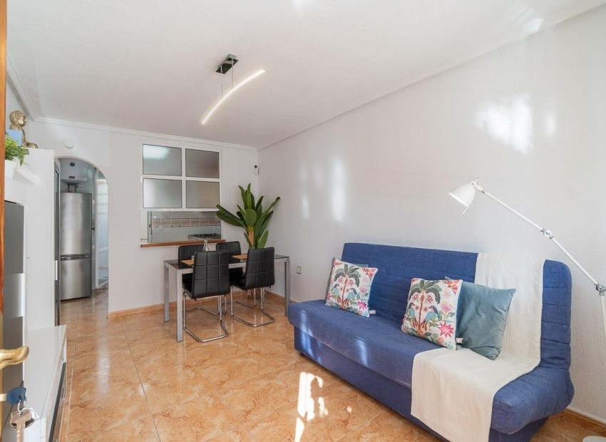 Sale - Terraced house -
Torrevieja - El limonar