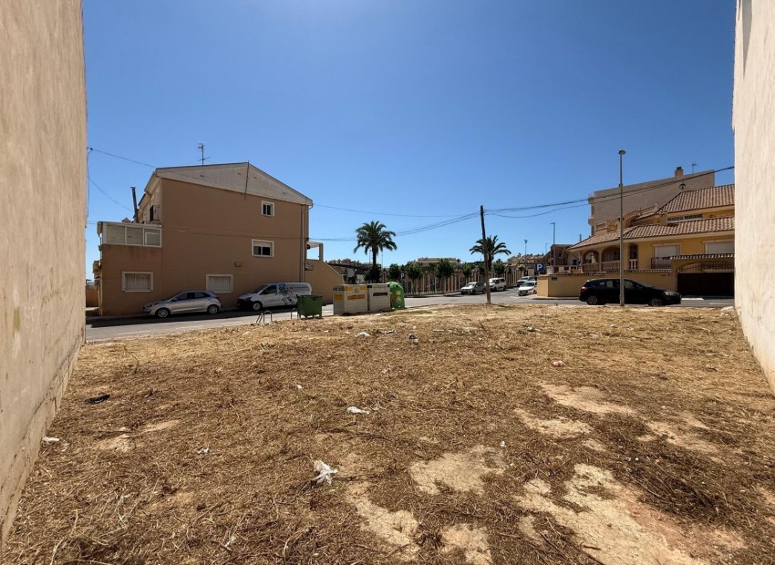 Sale - Urban building plot -
San Miguel de Salinas - CENTRO URBANO