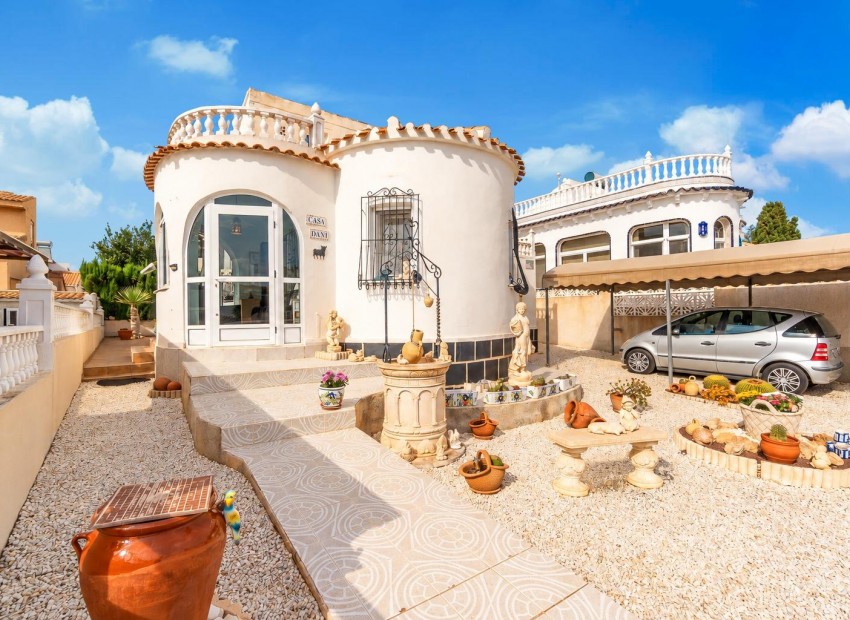Sale - Villa -
Orihuela Costa - La Florida