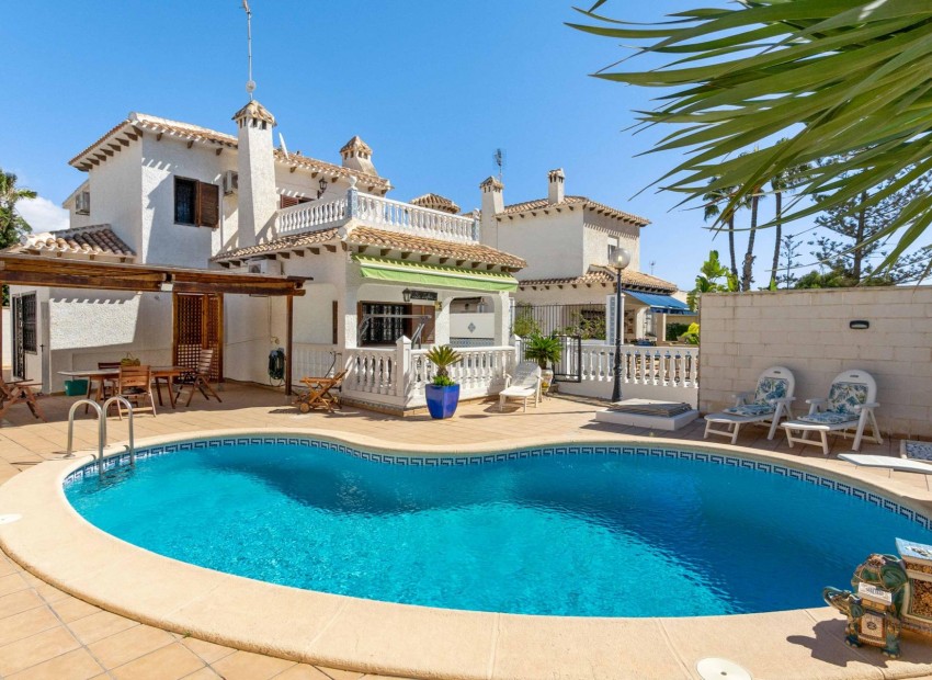 Sale - Villa -
Orihuela Costa - La Zenia