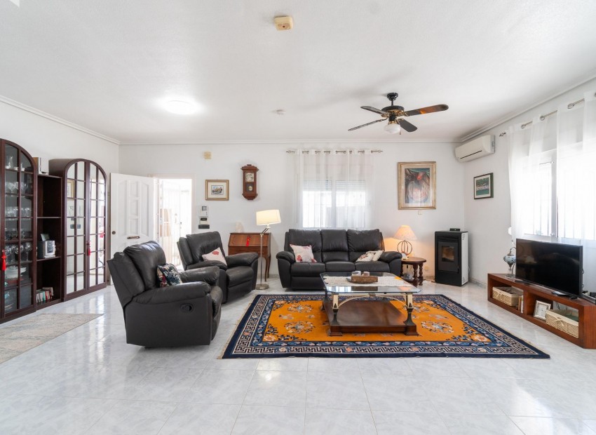 Sale - Villa -
Orihuela Costa - La Zenia