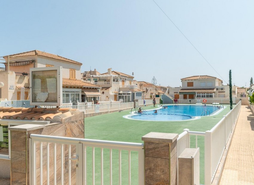 Sale - Villa -
Orihuela Costa - Playa Flamenca