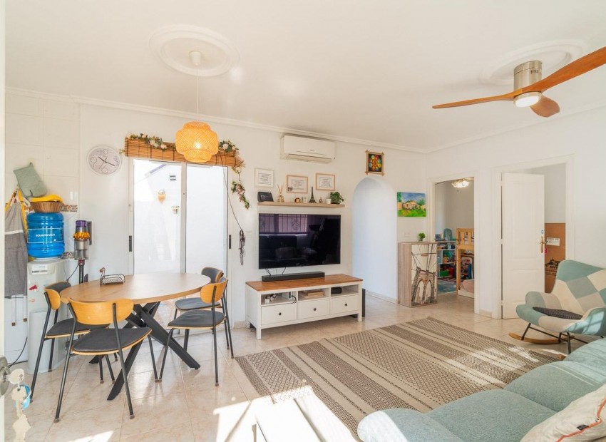 Sale - Villa -
Orihuela Costa - Punta Prima
