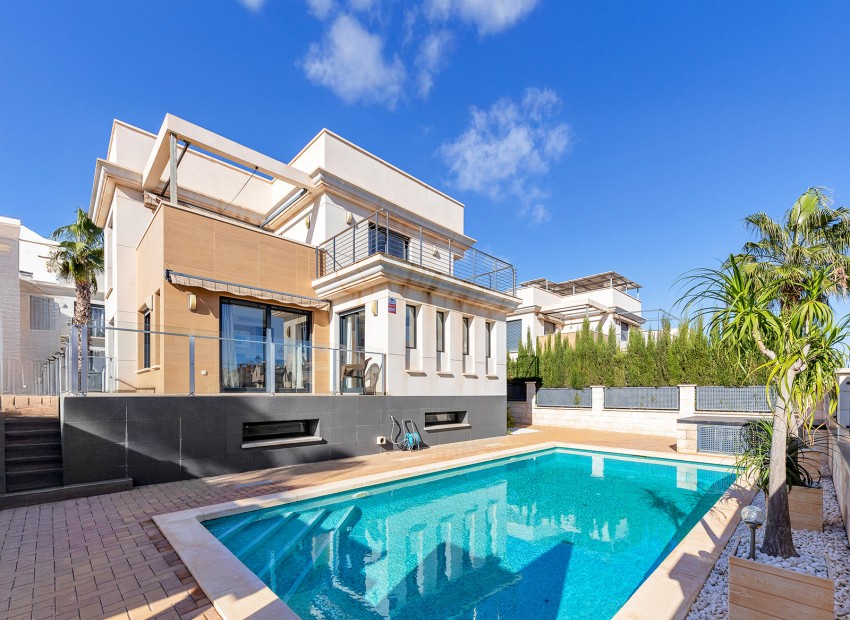 Sale - Villa -
Orihuela Costa
