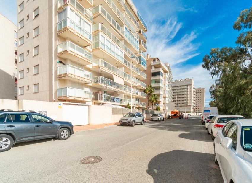 Venta - Apartamento -
Guardamar del Segura - Puerto Deportivo