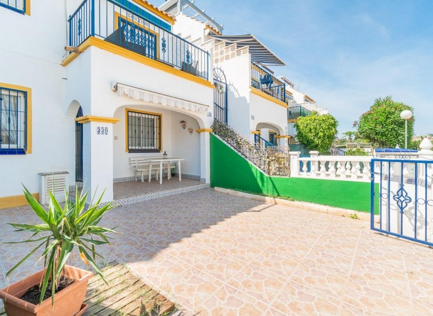 Venta - Bungalow -
Orihuela Costa - La Florida