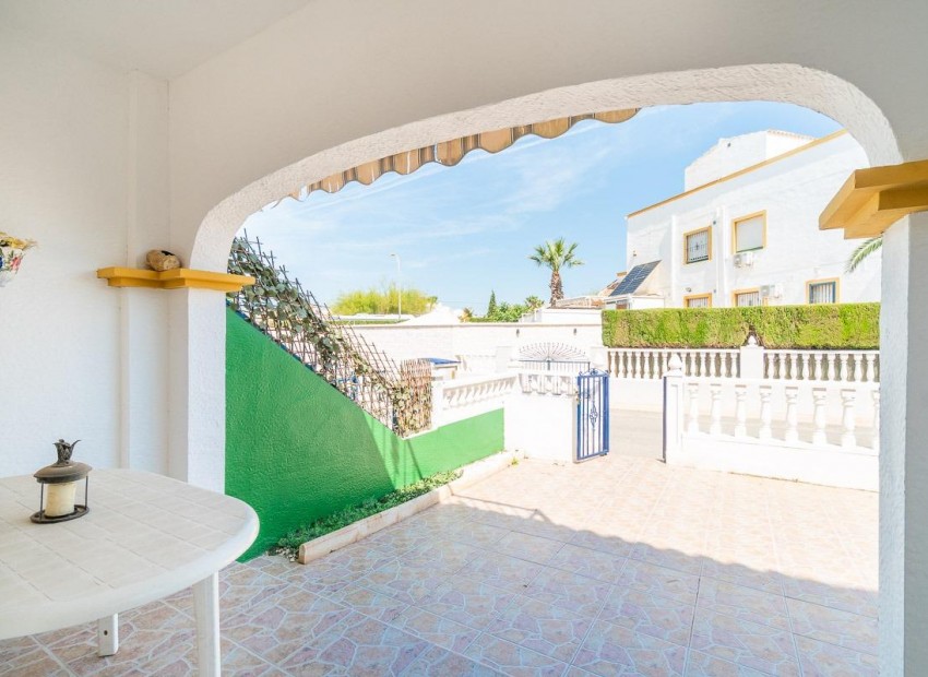 Venta - Bungalow -
Orihuela Costa - La Florida