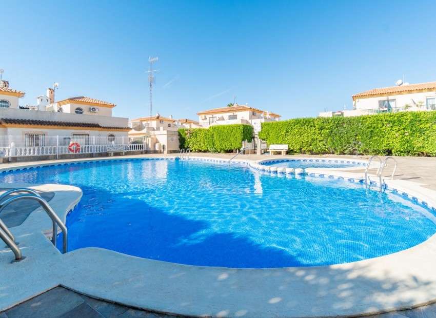 Venta - Chalet -
Orihuela Costa - Playa Flamenca