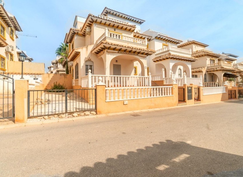 Venta - Terraced house -
Orihuela Costa - Los Dolses