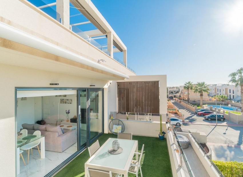 Venta - Terraced house -
Orihuela Costa - Villamartin