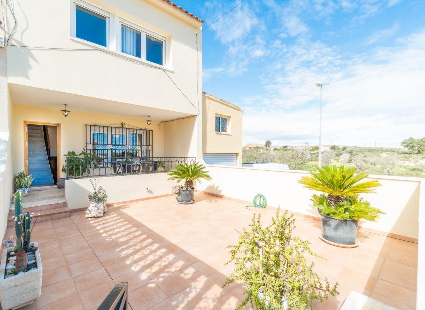 Venta - Terraced house -
Orihuela - Desamparados-Hurchillo-Torremendo
