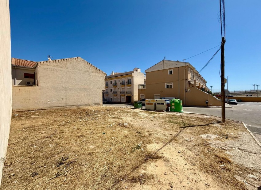 Venta - Urban building plot -
San Miguel de Salinas - CENTRO URBANO