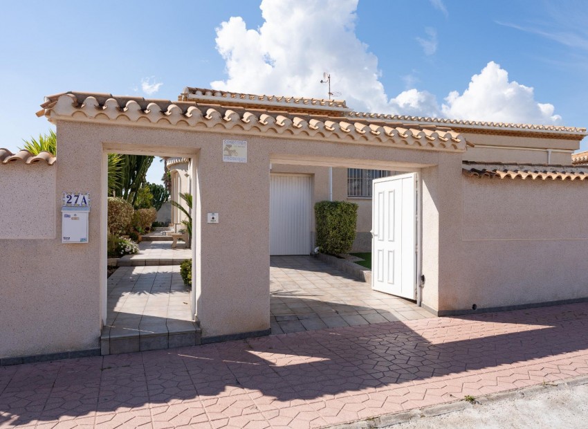 Venta - Villa -
Orihuela Costa - Playa Flamenca