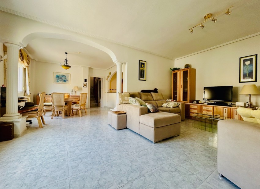Venta - Villa -
Orihuela Costa - Urbanización Blue Lagoon y T-2 Filipinas Oeste
