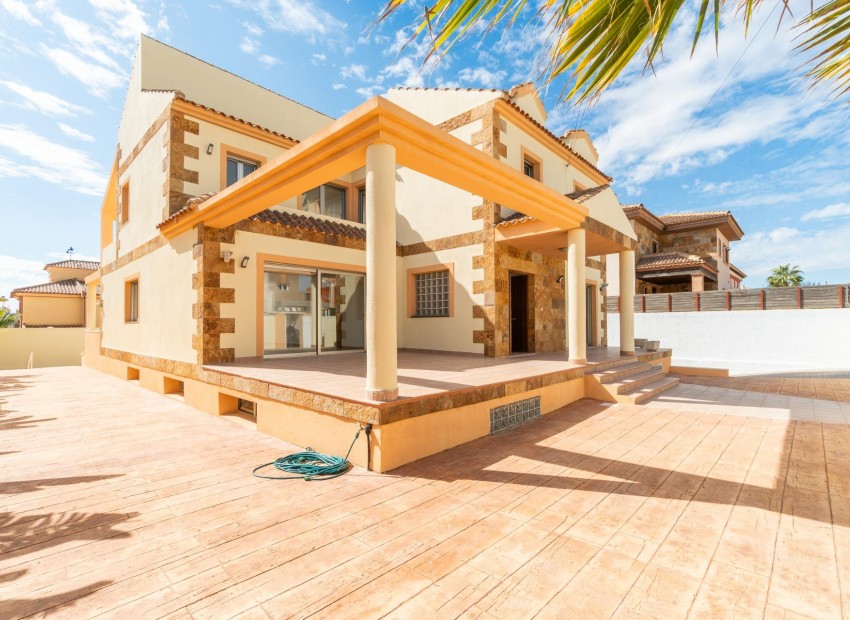 Venta - Villa -
Torrevieja - Aguas nuevas 2