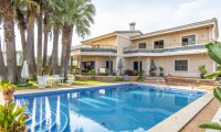 Villa - Resale -
            Dehesa de Campoamor - RB-21206