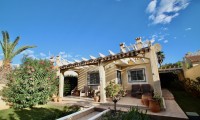 Villa - Resale -
            Los Altos - UB1950