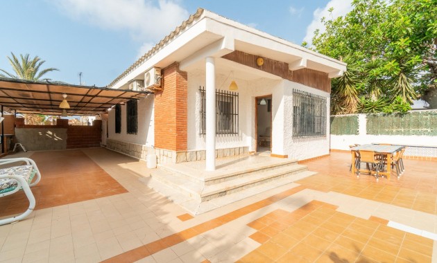 Villa - Resale - Torrevieja - Aguas nuevas 1