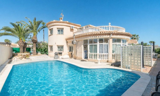 Villa - Venta - Orihuela Costa - La Zenia