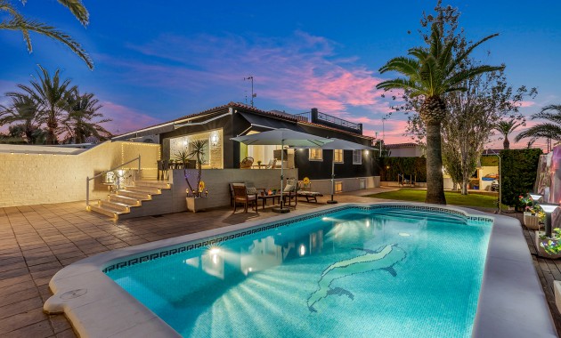 Villa - Venta - Torrevieja - Rocio del mar