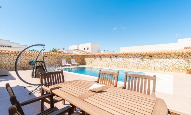 Villa - Venta - Torrevieja - Torreta florida
