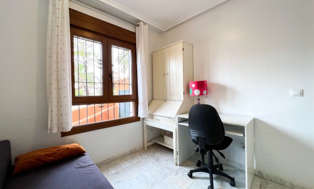 Resale - Wohnung -
Orihuela Costa - Pau 8