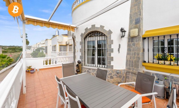 Resale - Villa -
Orihuela Costa - Villamartin