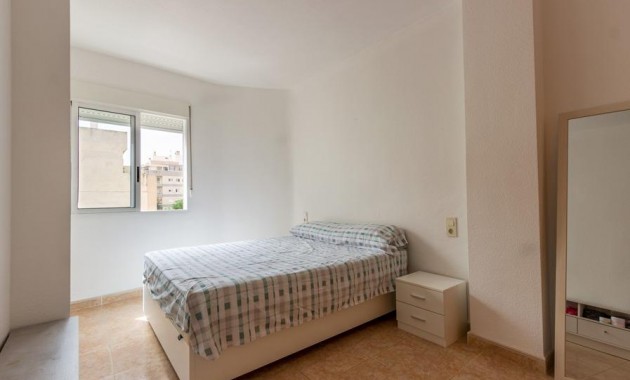 Resale - Wohnung -
Torrevieja - Centro