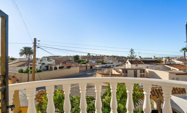 Sale - Villa -
Orihuela Costa - Las Mimosas