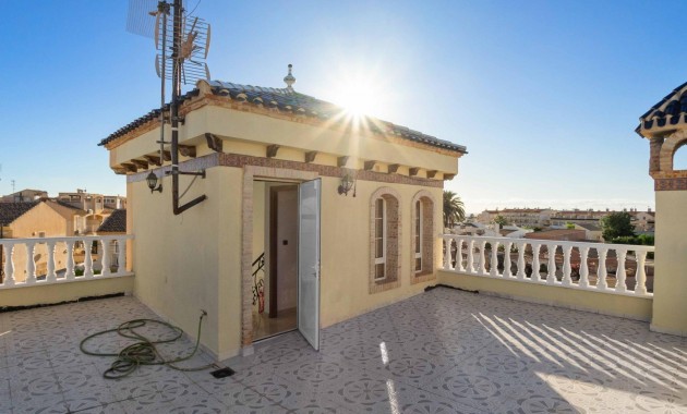 Sale - Villa -
Orihuela Costa - Las Mimosas