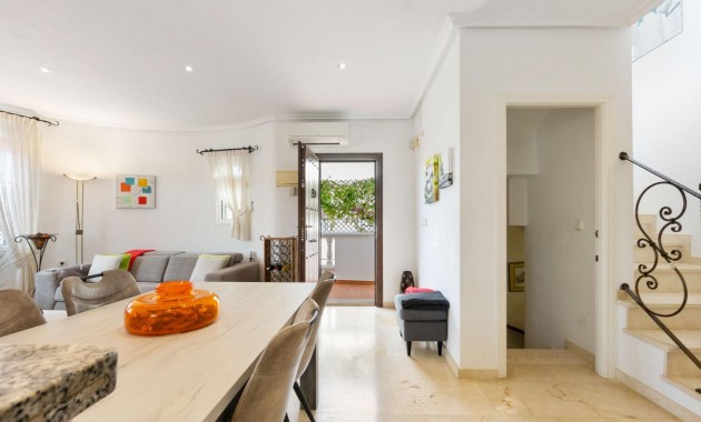 Resale - Villa -
Orihuela Costa - Villamartin