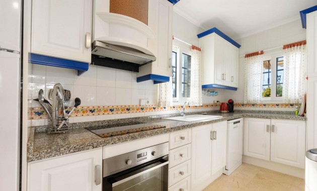 Resale - Villa -
Orihuela Costa - Villamartin