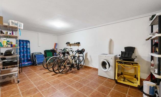 Resale - Villa -
Orihuela Costa - Villamartin