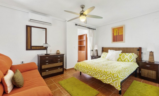 Resale - Villa -
Orihuela Costa - Villamartin