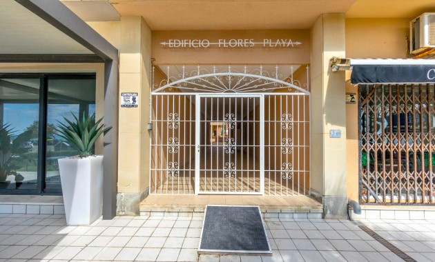 Venta - Flat -
Orihuela Costa - Playa Flamenca