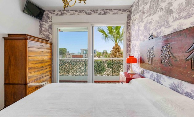 Venta - Flat -
Orihuela Costa - Playa Flamenca