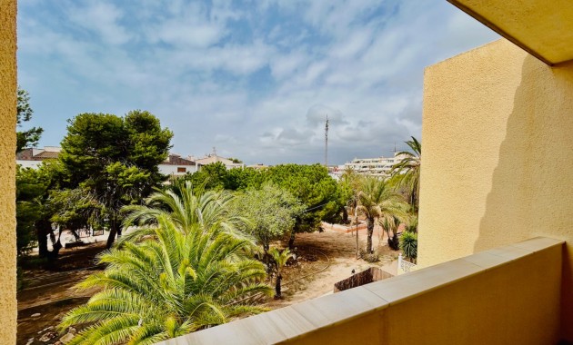 Resale - Wohnung -
Torrevieja - Punta prima