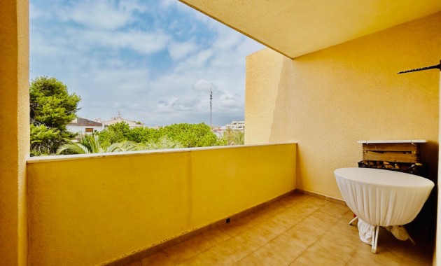 Resale - Wohnung -
Torrevieja - Punta prima