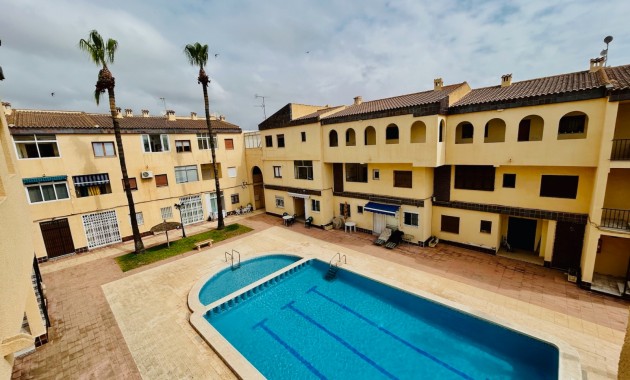 Resale - Wohnung -
Torrevieja - Punta prima