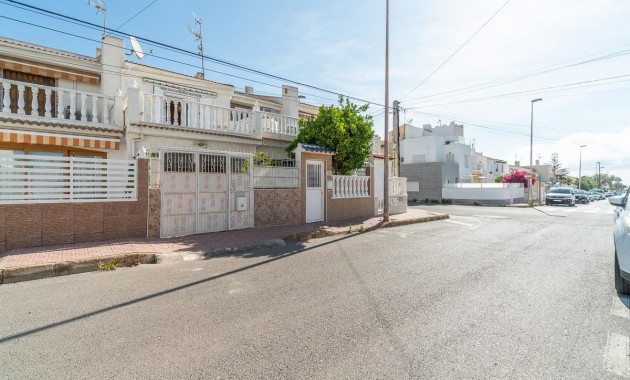 Resale - Terraced house -
Torrevieja - Los Frutales