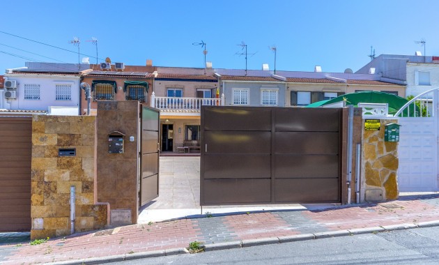 Sale - Townhouse -
Los Balcones - Los Altos del Edén - Los Balcones