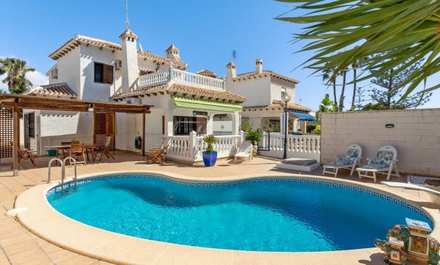 Resale - Villa -
Orihuela Costa - La Zenia