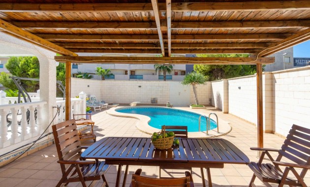 Resale - Villa -
Orihuela Costa - La Zenia