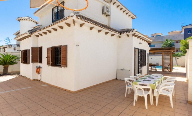 Resale - Villa -
Orihuela Costa - La Zenia