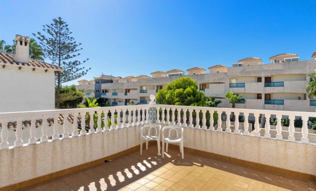 Resale - Villa -
Orihuela Costa - La Zenia