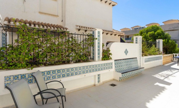 Resale - Villa -
Orihuela Costa - La Zenia